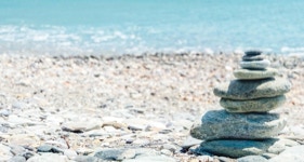 plage de galets à Miomo, en Corse ©MadoZiruddu