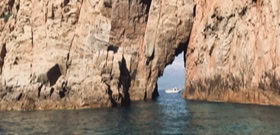 L'arche du Capo Rosso, dans le Golfe de Porto en Corse