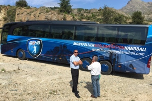 autocars de tourisme sur les routes de Corse