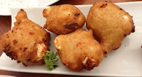 Beignets salés au fromage frais corse ©MadoZiruddu 