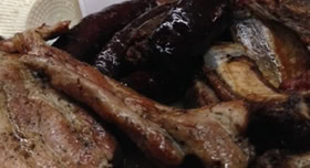 Côtes plates de porc grillées, spécialité de la cuisine corse ©MadoZiruddu 