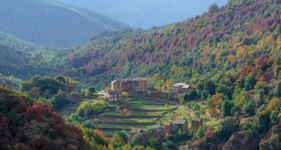 Village de montagne à l'architecture tradionnelle, commune de Morosaglia en corse