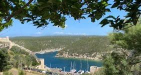 le port de Bonifacio vu depuis les remparts de la Citadelle