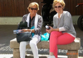 Monique et Mado pendant une pause à Bonifacio en Corse